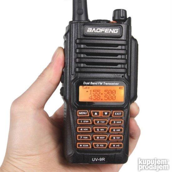 Radio-uređaj UV-9R sa navedenom snagom od 10 W.