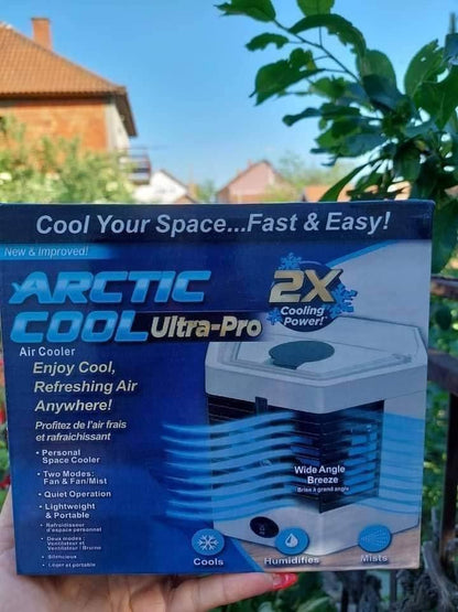 Mini klima Artic Air dolazi sa dva rezervoara koja se zamrzavaju.