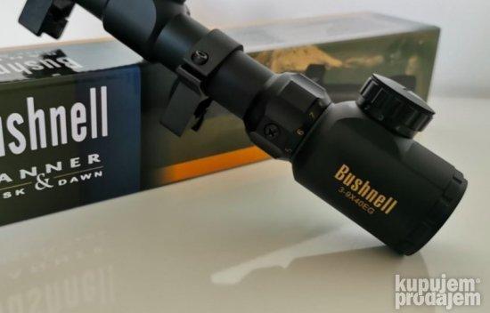 Na slici je optika Bushnell EG sa promenljivim uvećanjem.