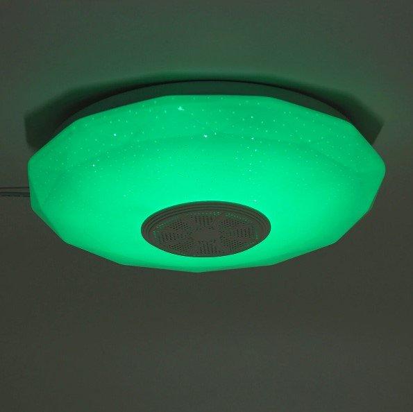LED plafonjera sa osvetljenjem od 24 V i integrisanim zvučnikom.