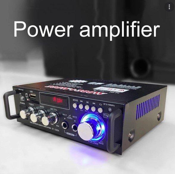 Na slici se vidi audio-risiver sa slotom za SD karticu.