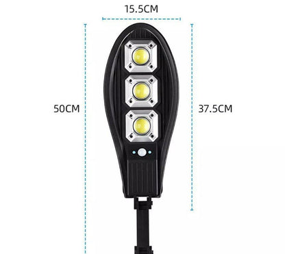 Solarna lampa sa tri ugrađene litijumske baterije.