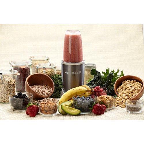 Veća posuda od 0,7 l namenjena blender setu.