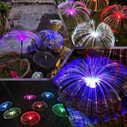 Dve lampe meduze koje se automatski uključuju noću i isključuju tokom dana.