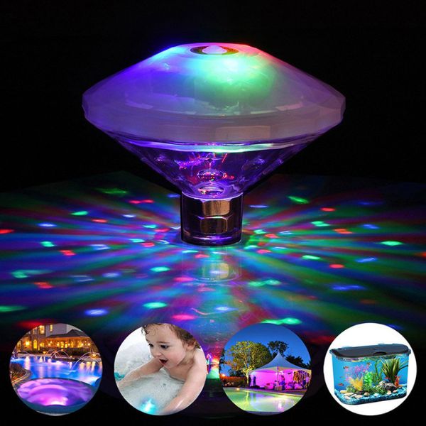 Plutajuća LED RGB lampa namenjena osvetljavanju bazena ili fontane.