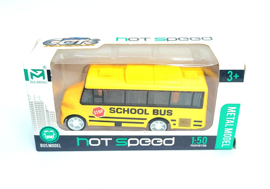 Žuti model školskog autobusa prikazan kao igračka vozilo.