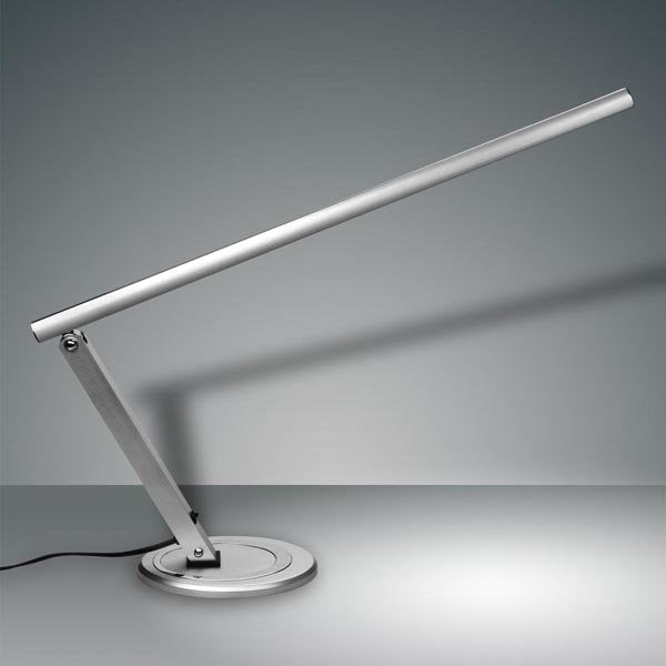 Stona LED lampa za manikir sa aluminijumskim kućištem i zglobom za podešavanje nagiba.