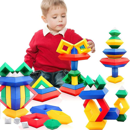 Set od 32 kocke namenjen slaganju i građenju.
