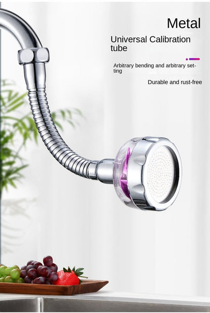 Prikazan je aerator za slavinu izrađen od PVC-a i nerđajućeg čelika.
