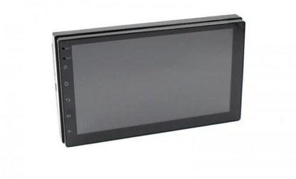 Na fotografiji je multimedijalni uređaj za automobil sa oznakom snage 45 W × 4.
