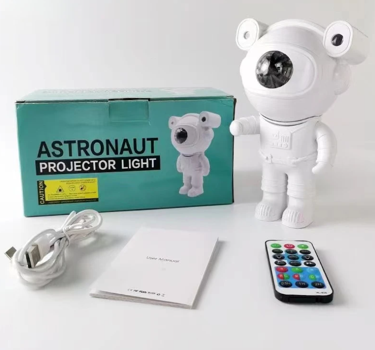 Projektor sa motivom astronauta objedinjuje astro projekciju i funkciju noćnog svetla.
