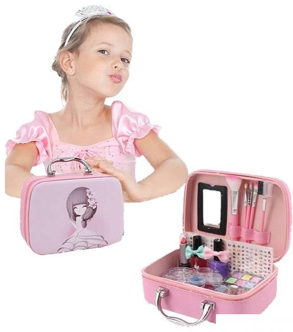 Set za igru prikazuje mini kofer i dodatke za šminkanje i manikir.