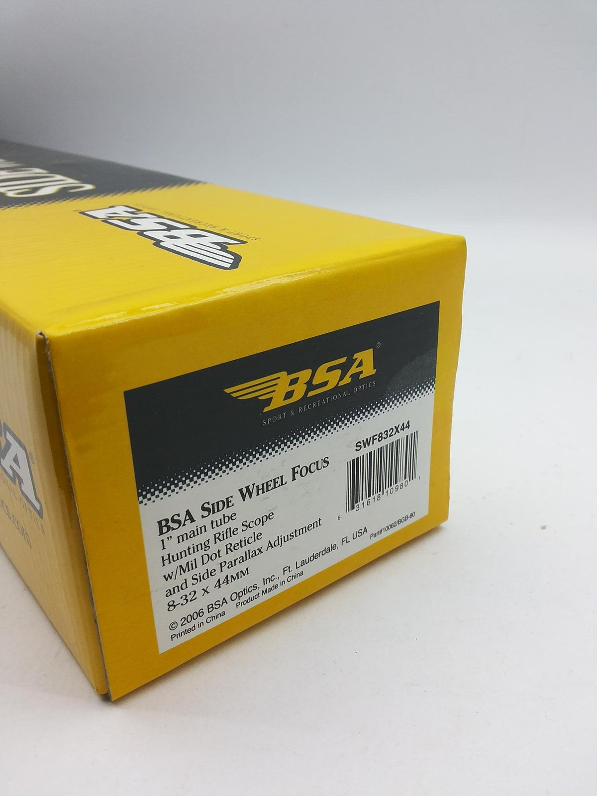 Optika PRODAVANI predstavljena je uz oznaku 8–32×44 mm.
