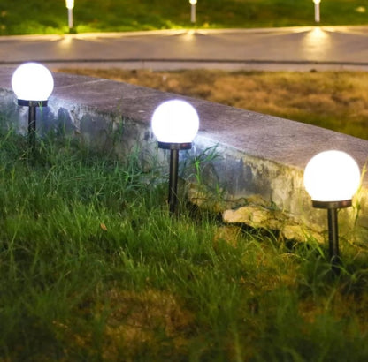 Solarne lampe za baštu sa automatskim uključivanjem i isključivanjem.