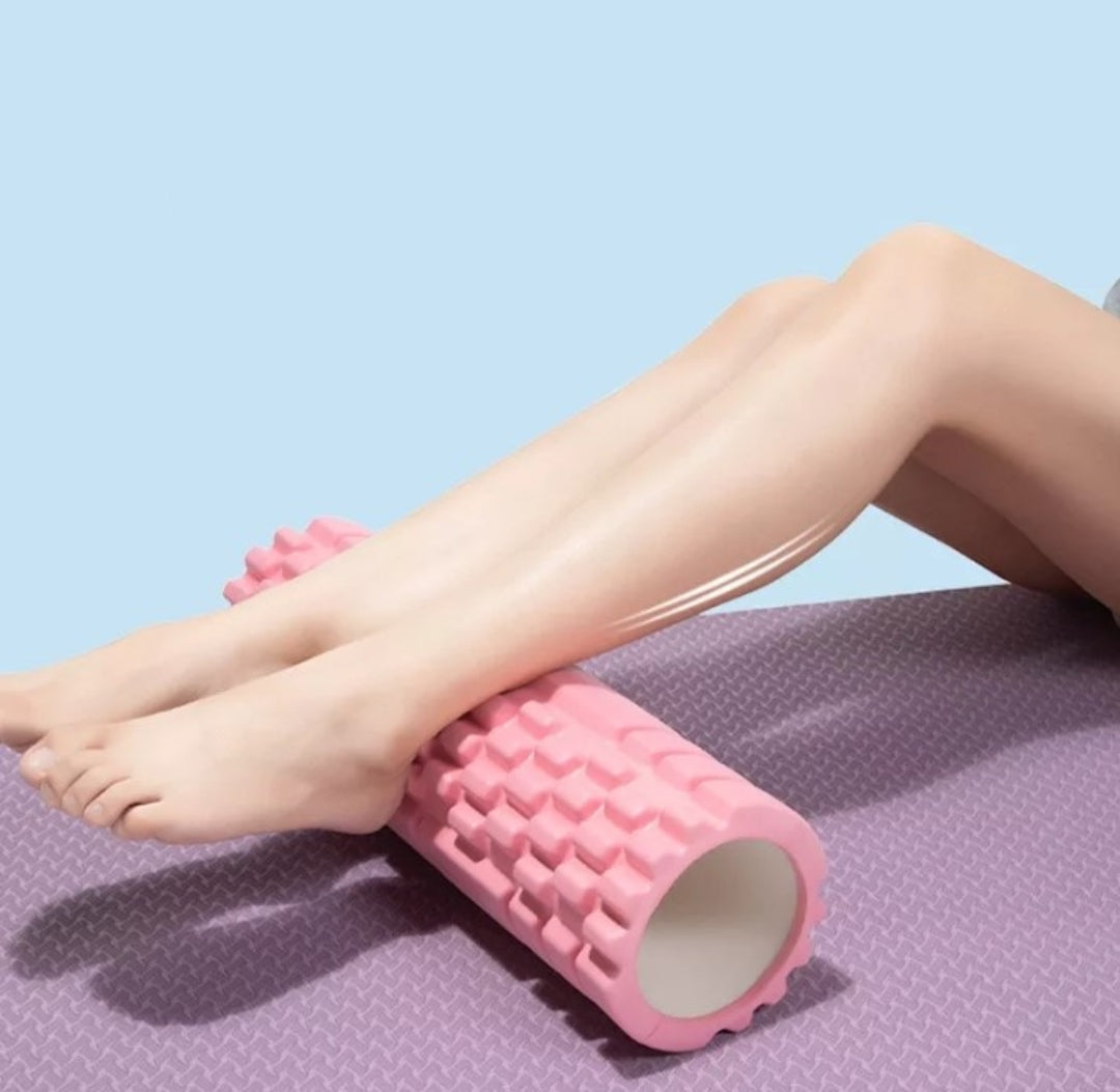 Na slici se nalazi valjak za fitnes brenda PRODAVANI.