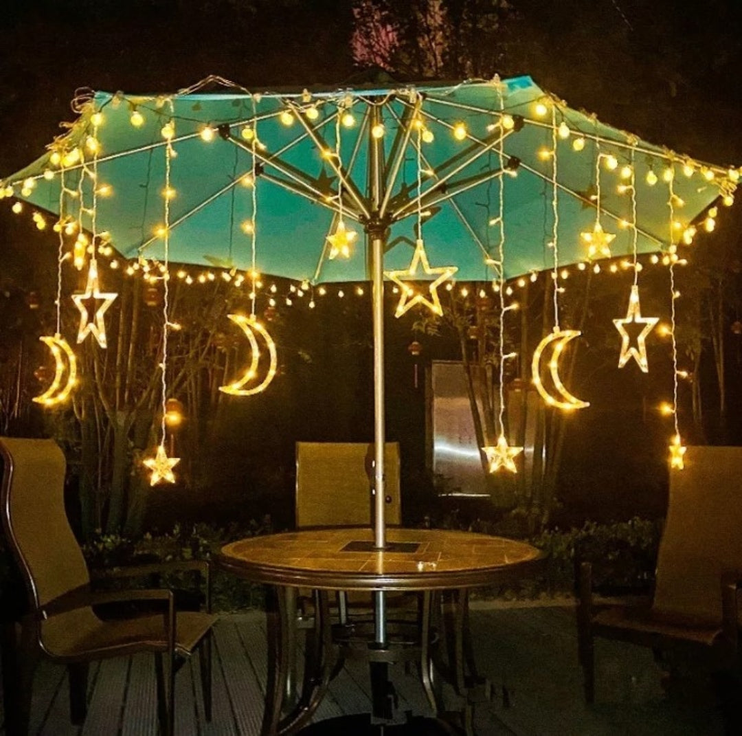 LED zavesa sa nebeskim motivima prikazana kao dekoracija prostora.