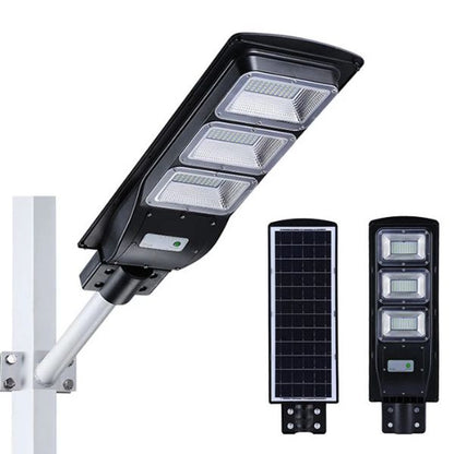 Na fotografiji je prikazan PRODAVANI solarni LED reflektor.