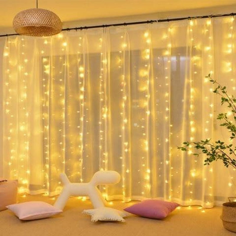 LED zavesa žute boje namenjena za upotrebu u zatvorenom prostoru.