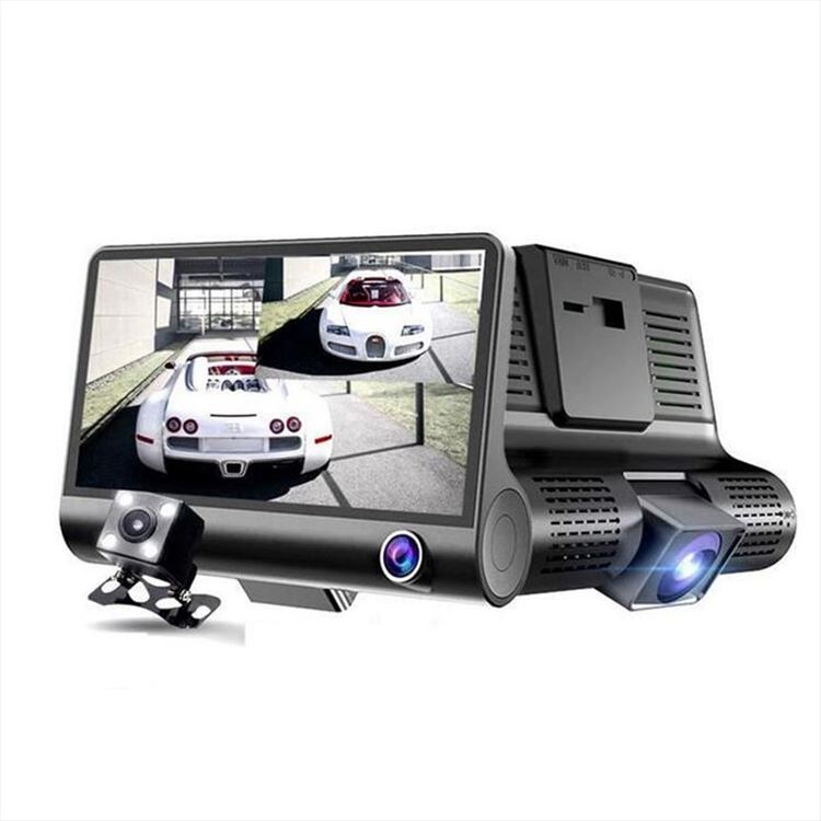 Auto kamera PRODAVANI prikazana kao uređaj za snimanje u automobilu.