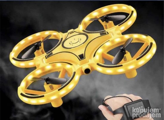 Dron za igru sa mogućnošću rotacije od 360 stepeni.