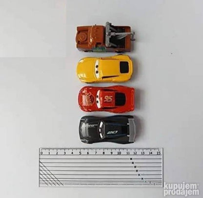 Na slici je prikazan set od šest automobila Cars.