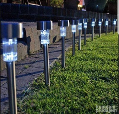 LED svetiljka sa solarnim napajanjem za spoljašnju rasvetu.