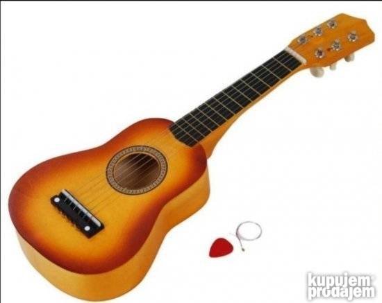 Klasična gitara PRODAVANI namenjena je deci od 3+ godina.