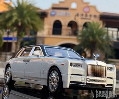 Na fotografiji je beli model Rolls-Royce Phantom namenjen igri.