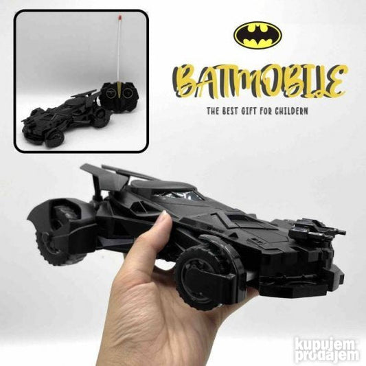 Model automobila Batmobile prikazan kao igračka na daljinsko upravljanje.