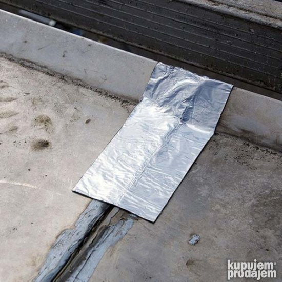 Butil-aluminijumska zaptivna traka prikazana kao proizvod.