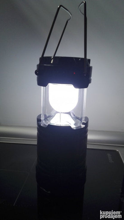 Fenjer sa solarnim panelom može da se puni i preko USB priključka.