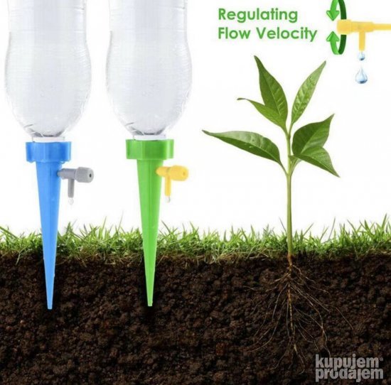 Podesivi sistem za zalivanje saksijskog cveća plastičnom flašom.