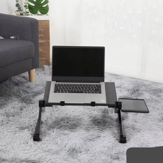 Sto T8 za korišćenje laptopa u različitim položajima.