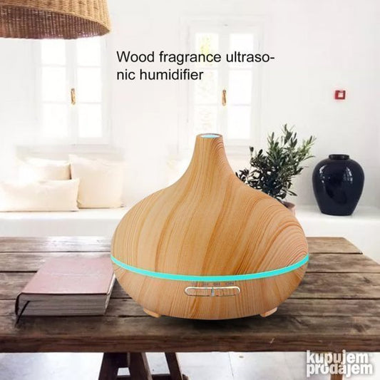 Aroma difuzer PRODAVANI za ovlaživanje vazduha i korišćenje eteričnog ulja.