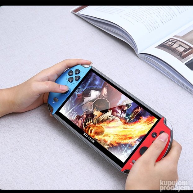 X12 Plus je konzola za igranje sa multimedijalnim funkcijama.
