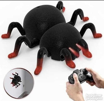 Pauk igračka koja se puni preko USB-a i kreće se po podu i zidovima.