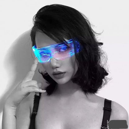 Na fotografiji se vidi par LED naočara za zabavne prilike.