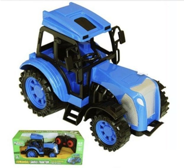 Traktor kao igračka za igru uz daljinsko upravljanje.