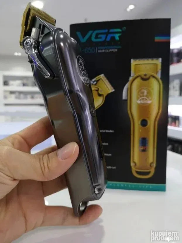 Mašinica VGR V-650 sa metalnim telom.