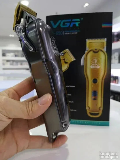 Mašinica VGR V-650 sa metalnim telom.