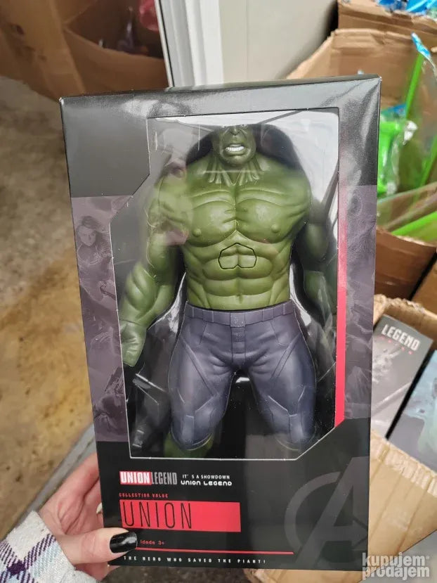 Na slici se nalazi figura Hulka namenjena kategoriji akcionih figura.