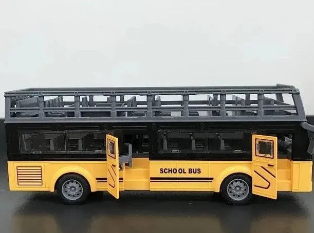 PRODAVANI igračka autobus sa spratovima za igru vozilima.