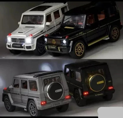 Igračka automobil Mercedes G-klase namenjena igri na guranje.