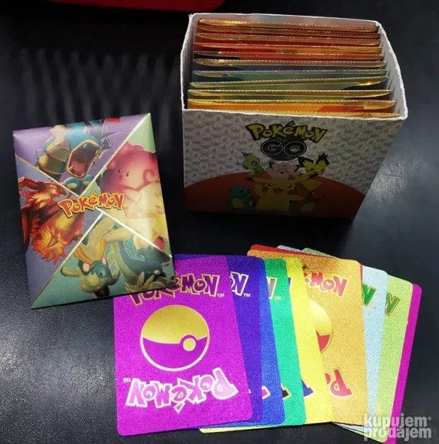 Pakovanje Pokémon Duga karata predstavljeno kao kolekcionarski proizvod u kutiji.