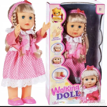 Belinda je lutka koja reaguje na tapšanje.