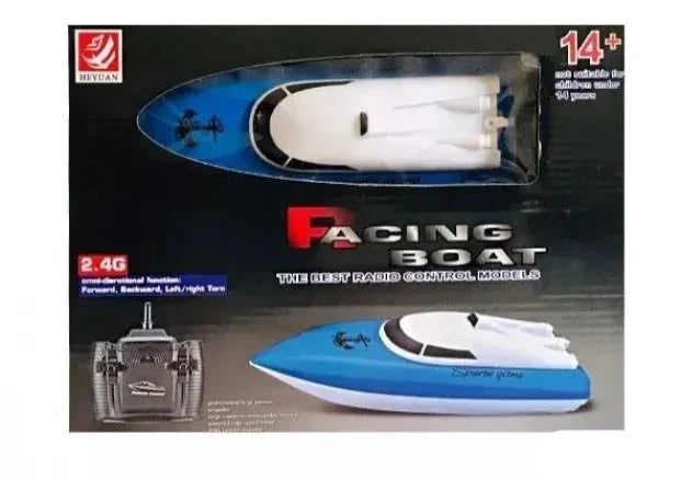 Trkački model čamca sa dva propelera.