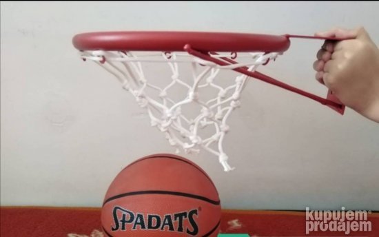 Na slici je mali obruč PRODAVANI namenjen košarkaškoj igri.