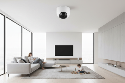 V380 MAX D8 kamera instalirana na plafonu – lifestyle foto