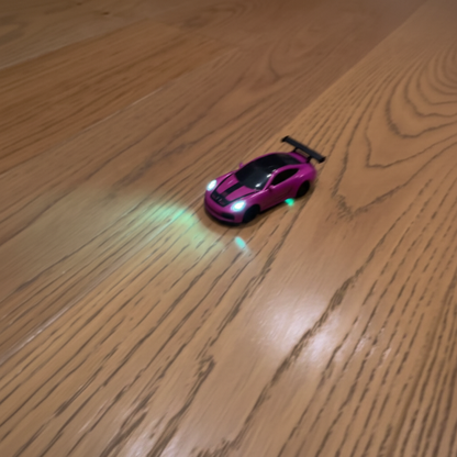 Mini RC Car drift na parketu