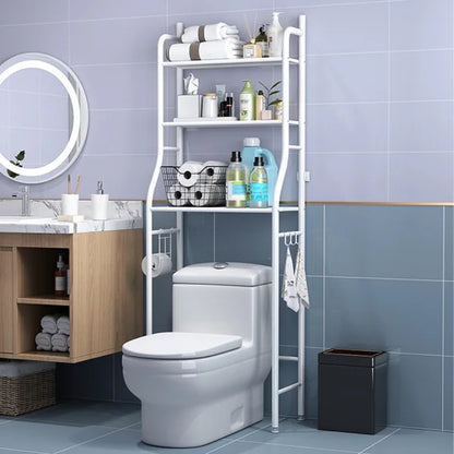Kupatilski stalak bele boje koristi prostor iznad WC šolje.